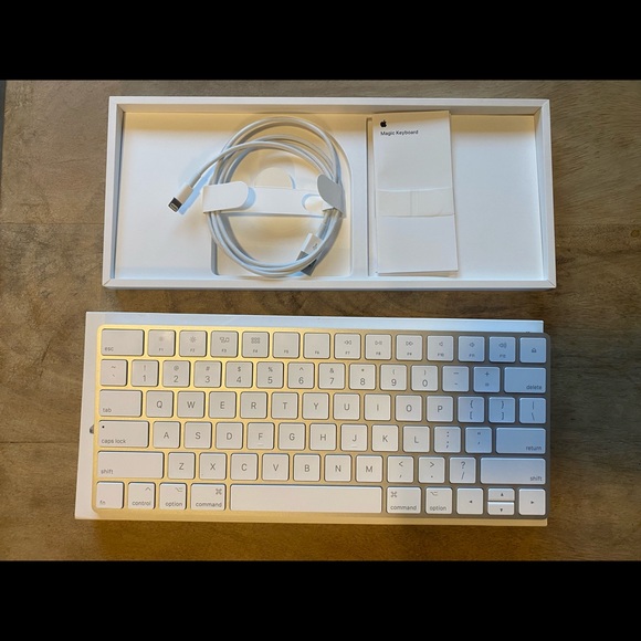 Apple Magic Keyboard 2 - LIKE NEW - Picture 5 of 7